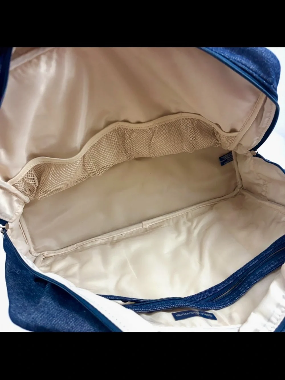 NWT Bath & Body Works Denim Toiletry Bag Makeup Case w/ Bottom‎ Zip Compartment
